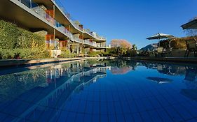 Lakeside Apartments